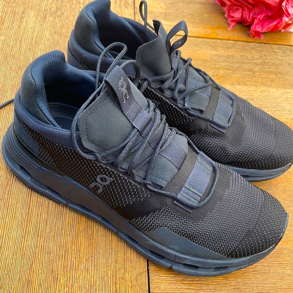 On CLOUD/ Cloudtec.  size 9.5 women’s.